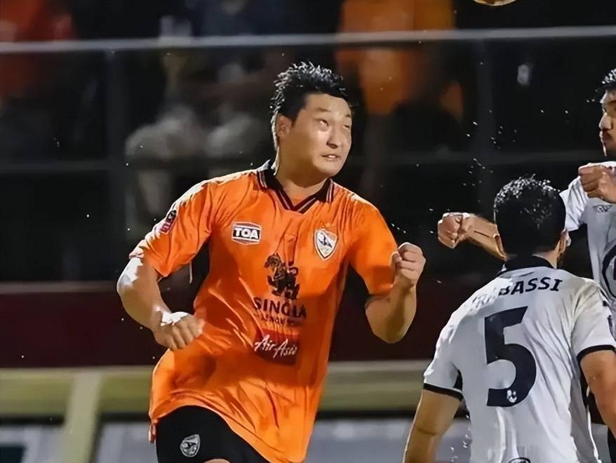 月到期, 雨回国