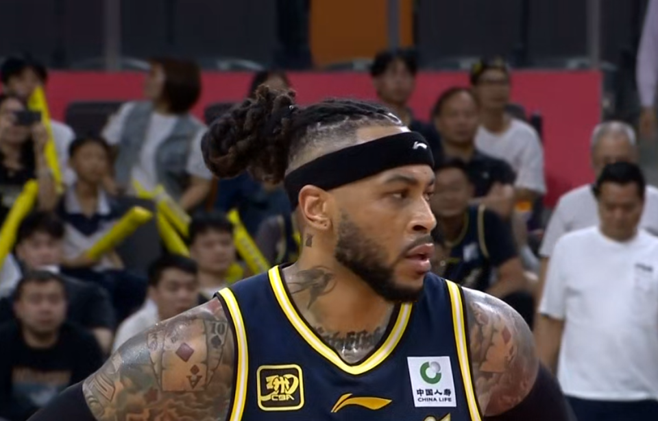 萨林杰在广, 篮球媒体人, 圳队转会到